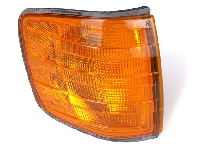 Mercedes Turnsignal Light - Passenger Side (Amber) 0008209521